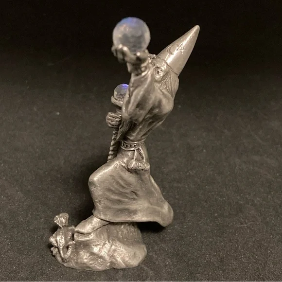 Pewter Fantasy Wizard with Owl Mystic Figurine Holding Crystal Balls - Picture 5 of 10